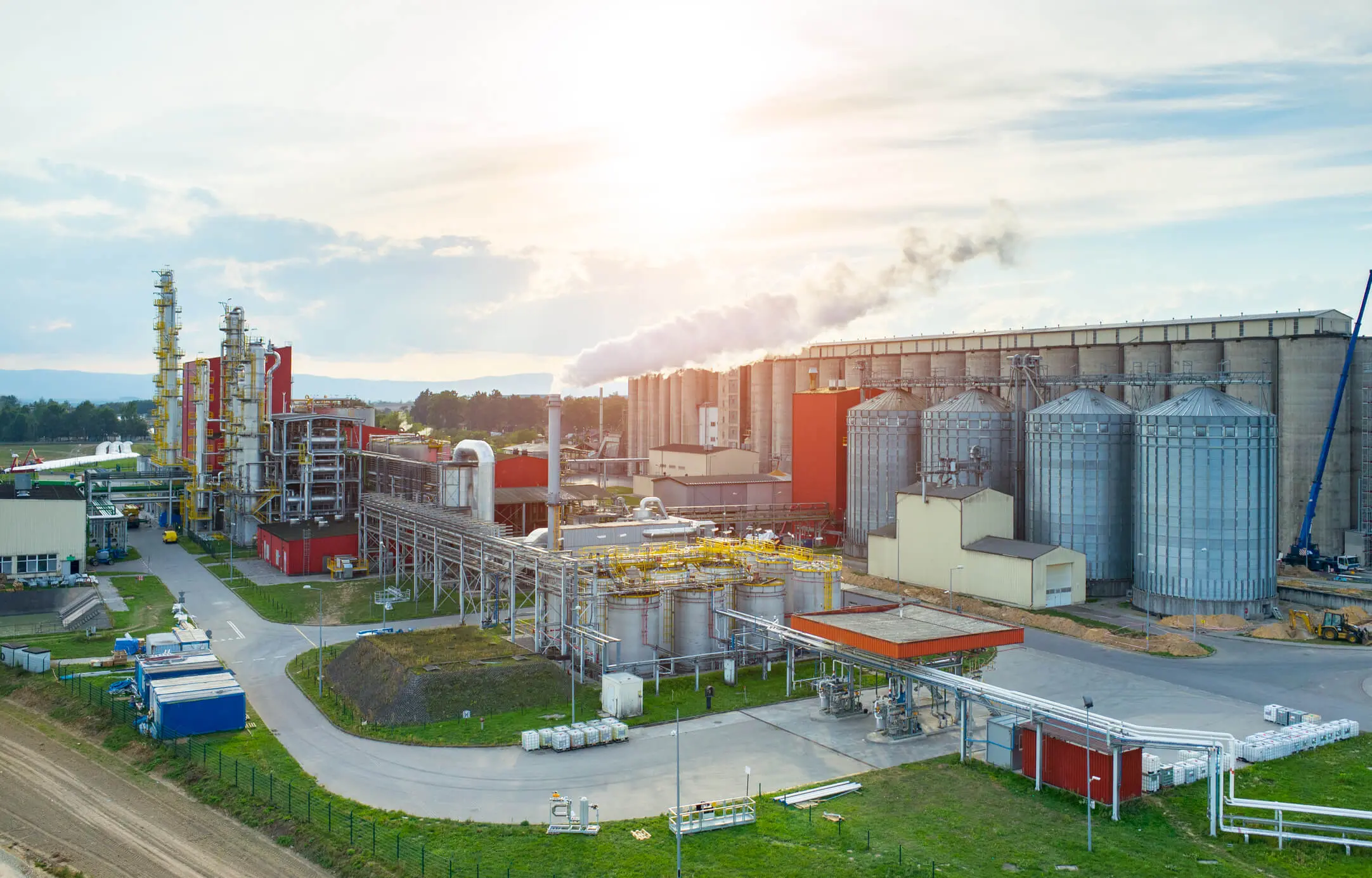 Usine d’éthanol en milieu de journée